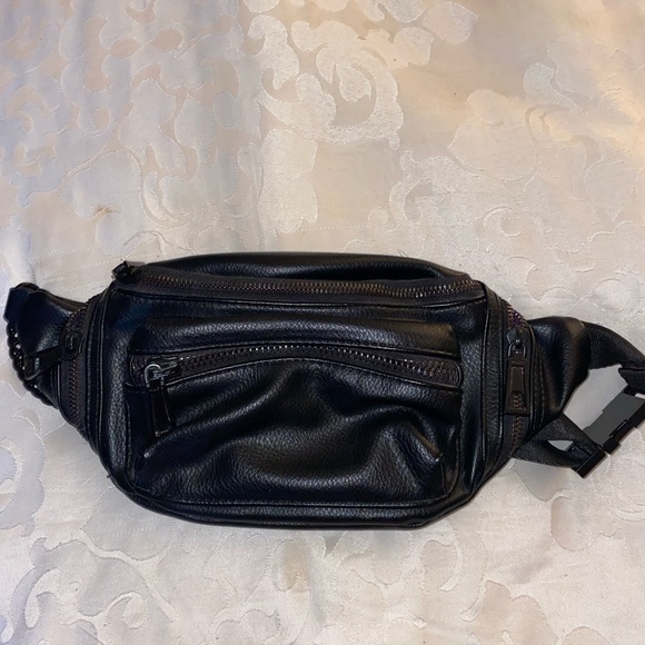 Aldo Fancypack - Picture 1 of 3